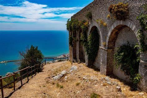 Incantevole Attico 1Minuto Dal Mare Wifi Netflix Terracina Luaran gambar